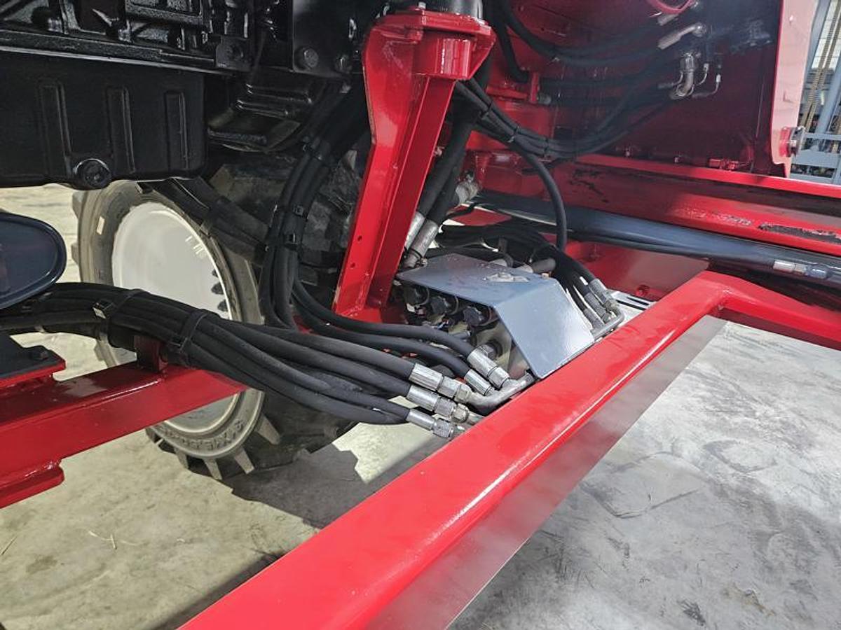 Used 2016 Moffett M8 70.3