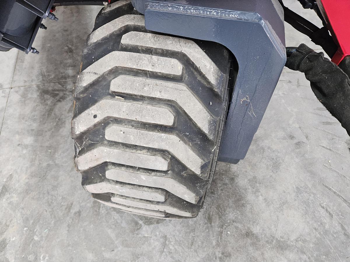 Used 2014 Navigator RT-5500 Truck Mounted Forklift