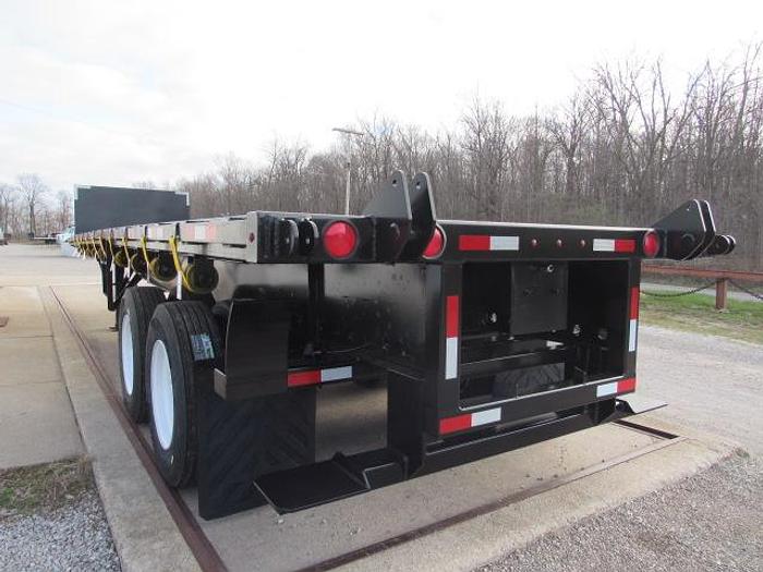 Used 2016 Great Dane Trailers 36' 6" X 102" Flatbed Moffett Trailer