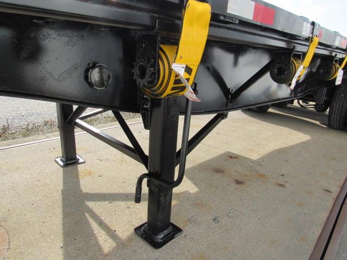 Used 2015 Utility 36 6 X 102 Moffett Trailer