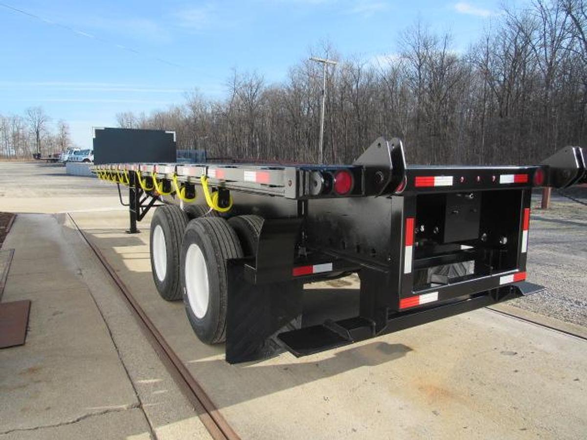 Used 2016 Great Dane Trailers 36' 6" X 102" Flatbed Moffett Trailer