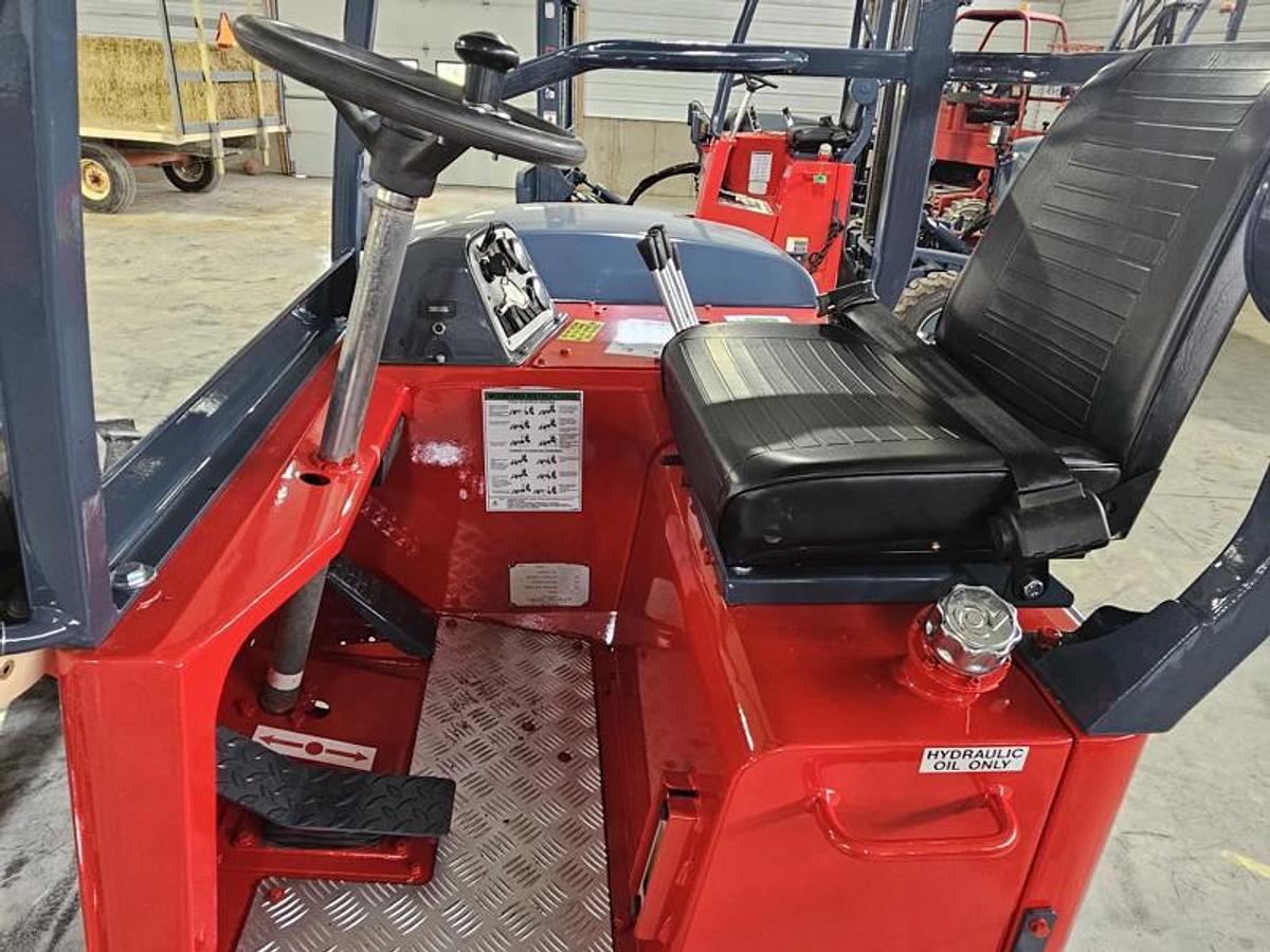 Used 2014  Moffett M 55.4  4 Way