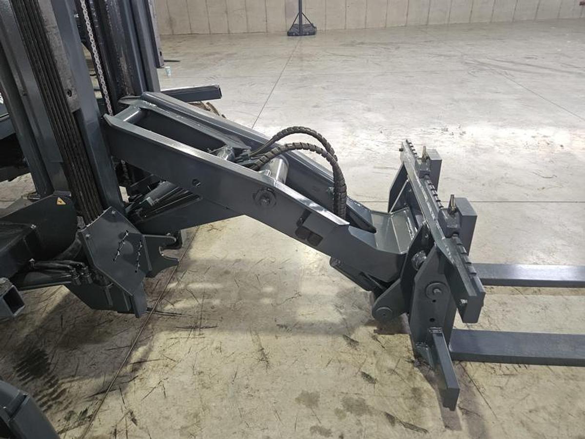 Used 2018 LOADMAC 825.4P 4Way Forklift w/Extended Reach