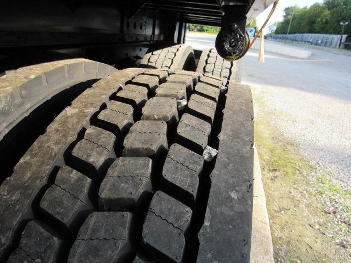 Used 2021 Kenworth T370 Flatbed Truck