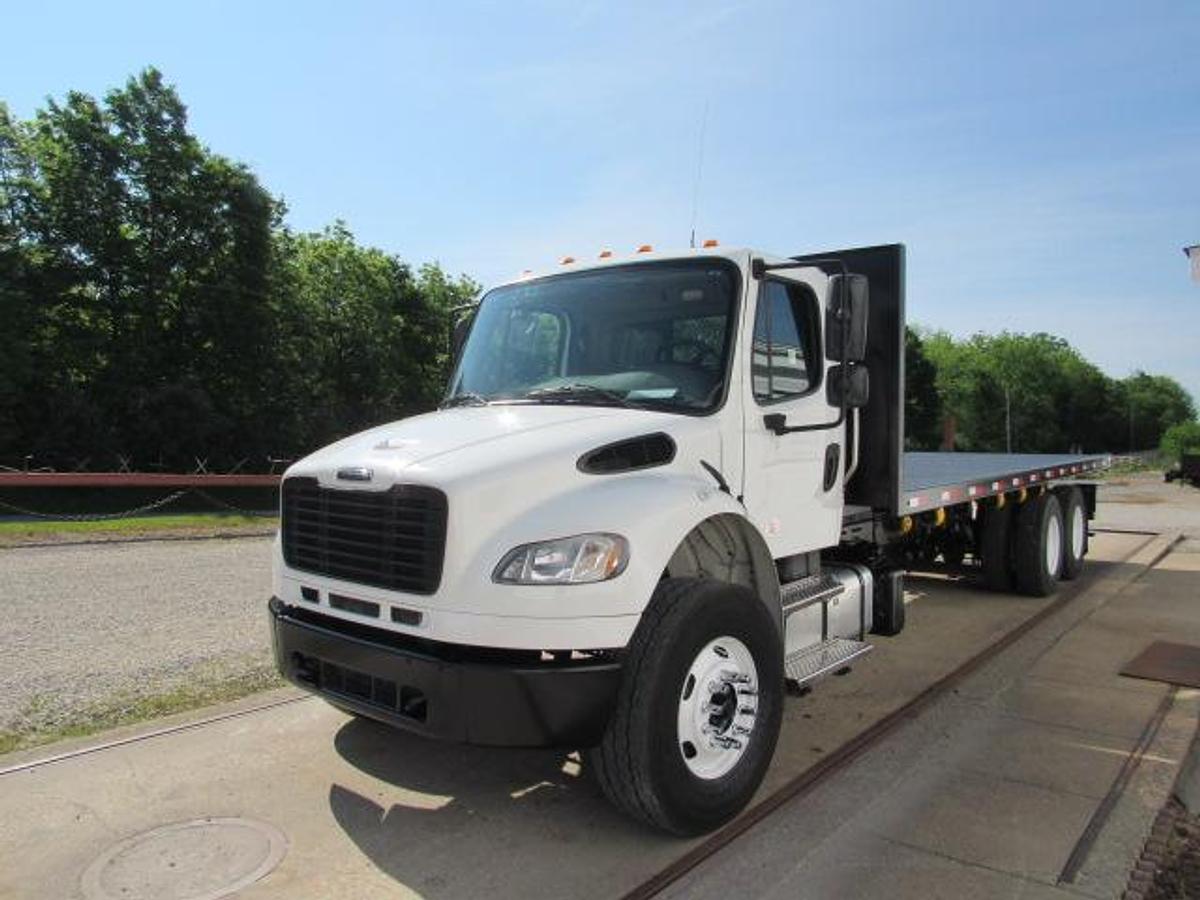 Used 2022 Freightliner M2 106