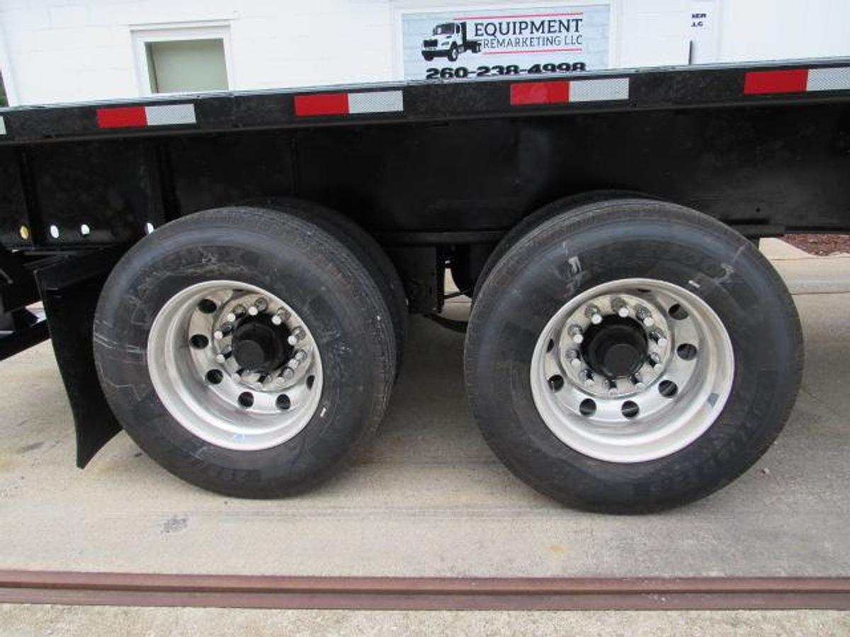Used 2015 Utility 36 6 X 102 Moffett Trailer