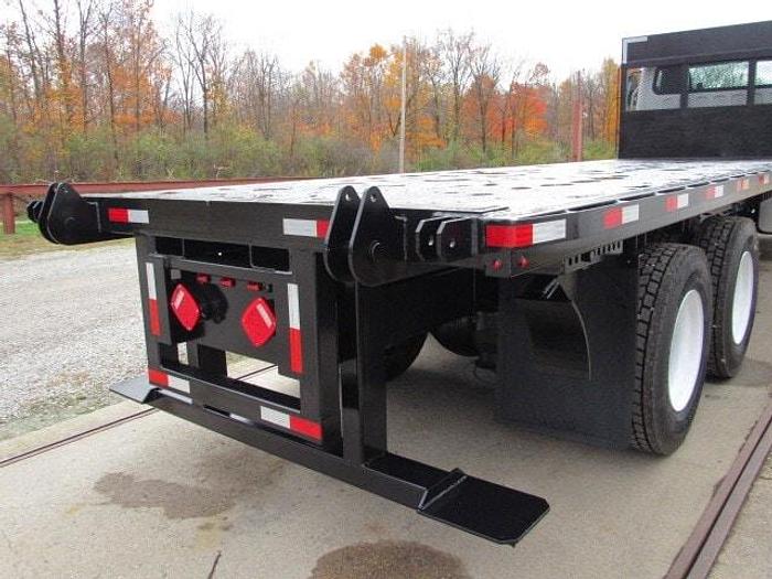 Used 2017 Freightliner M2 106