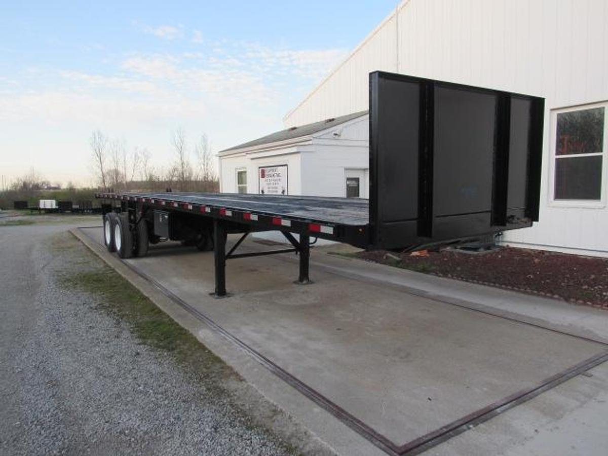 Used 2016 Great Dane Trailers 36' 6" X 102" Flatbed Moffett Trailer