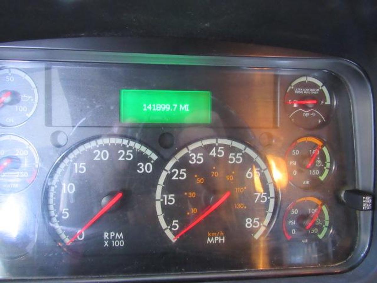 Used 2022 Freightliner M2 106