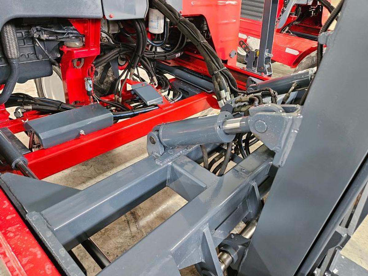 Used 2006 Moffett M 55.4 4 Way