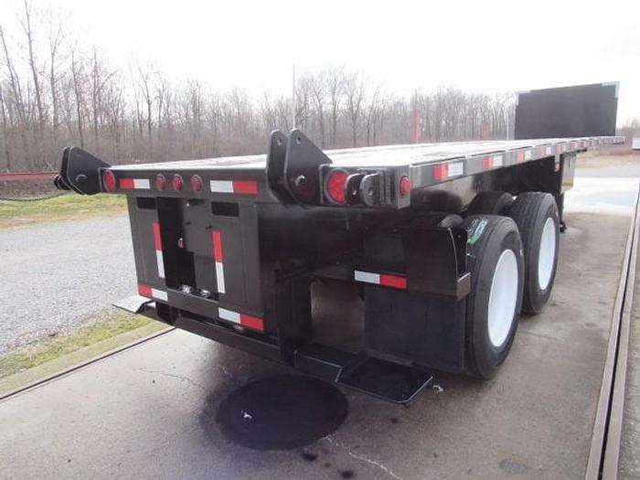 Used 2013 Utility 32' X 96" Princeton/Moffett Trailer