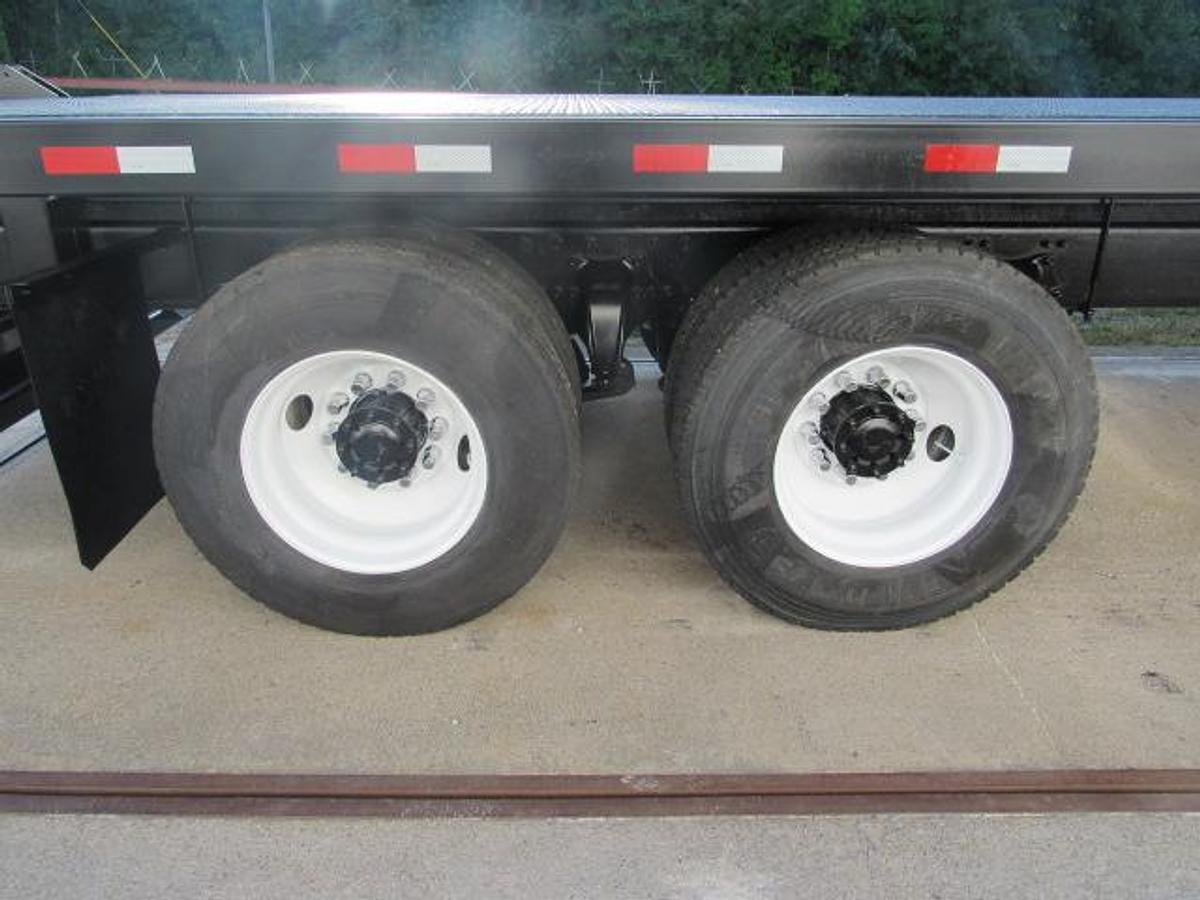 Used 2018 Freightliner M2 106