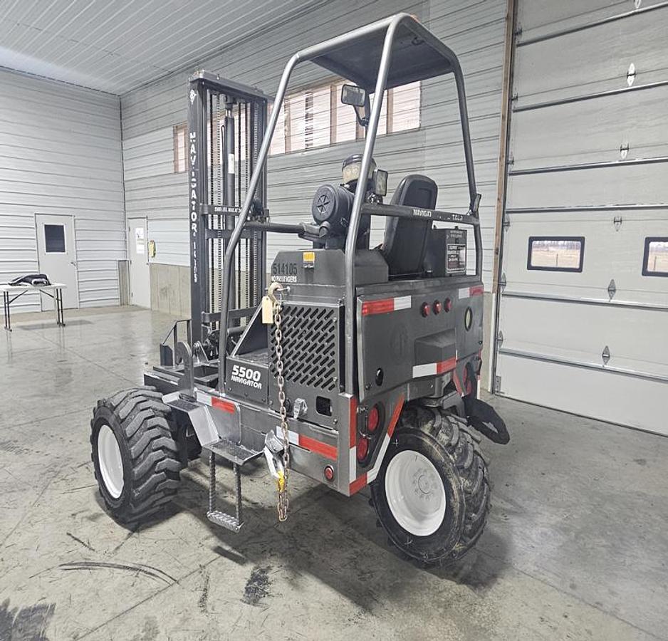 Used 2015 Navigator RT-5500 Truck Mounted Forklift