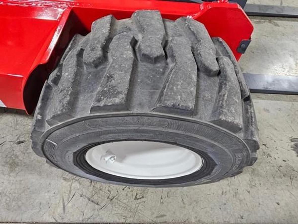 Used 2015 Moffett M8 55.4  4 Way