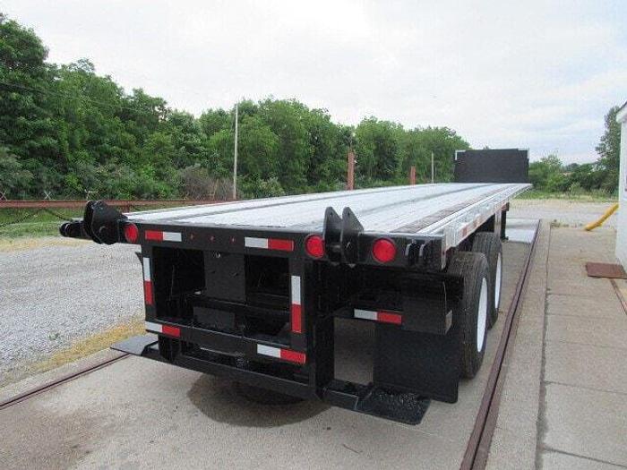 Used 2016 Great Dane Trailers 45' X 102" Flatbed Moffett Trailer
