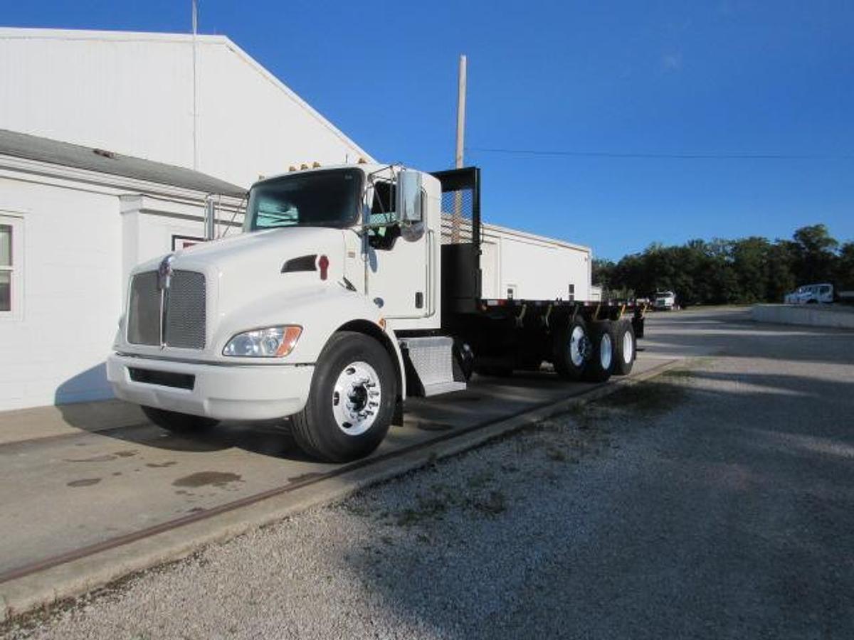 Used 2021 Kenworth T370 Flatbed Truck