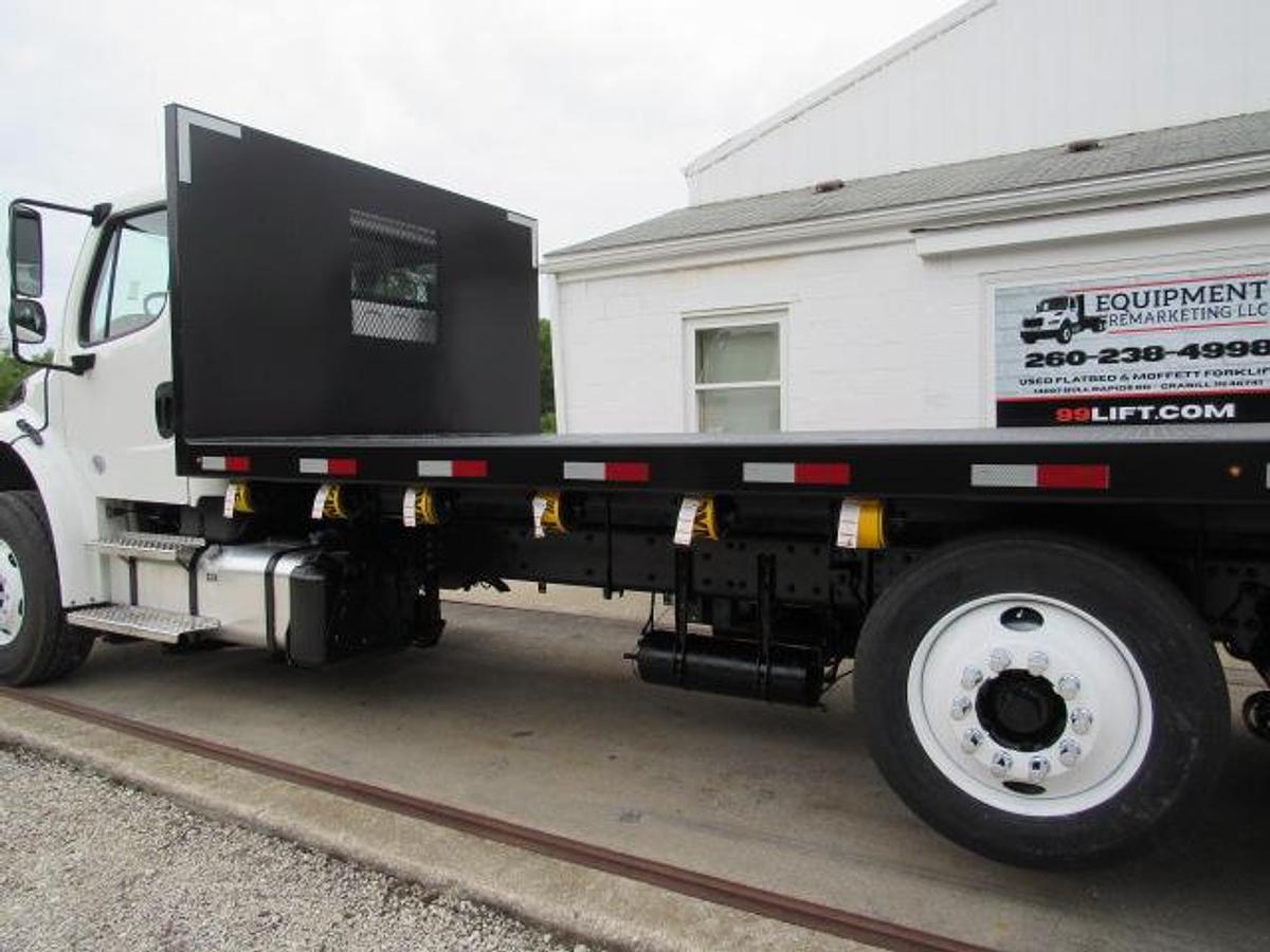 Used 2022 Freightliner M2 106