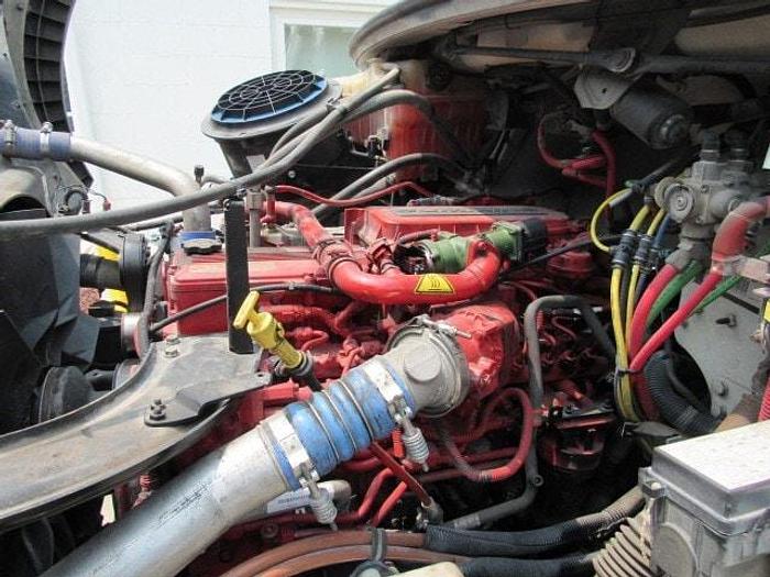 Used 2017 Freightliner M2 106