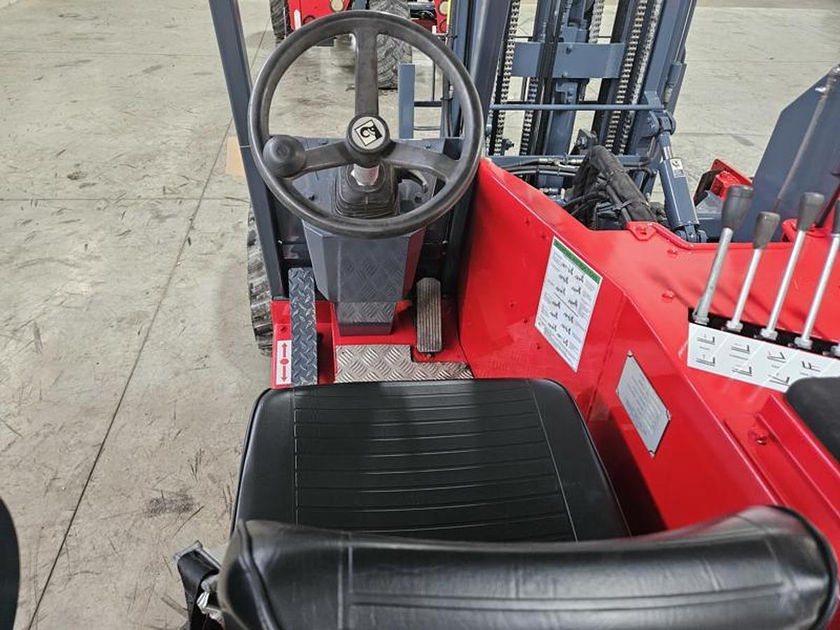 Used 2015 Moffett M8 55.3LP