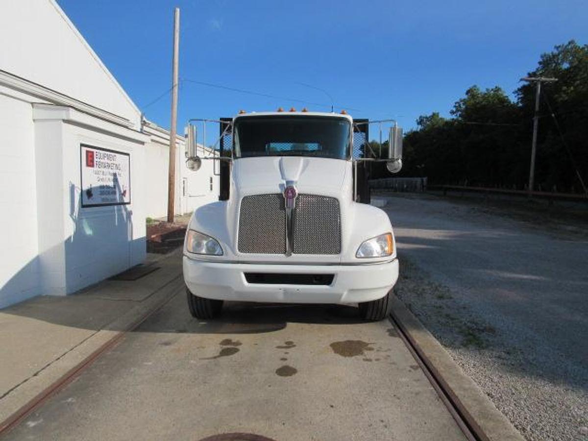 Used 2021 Kenworth T370 Flatbed Truck