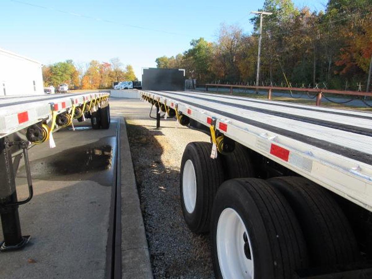 Used 2015 Utility 45' X 102 Alum Combo Princeton/Moffett Trailer