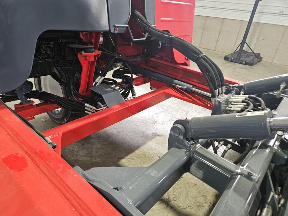 Used 2016 Moffett M8 70.3