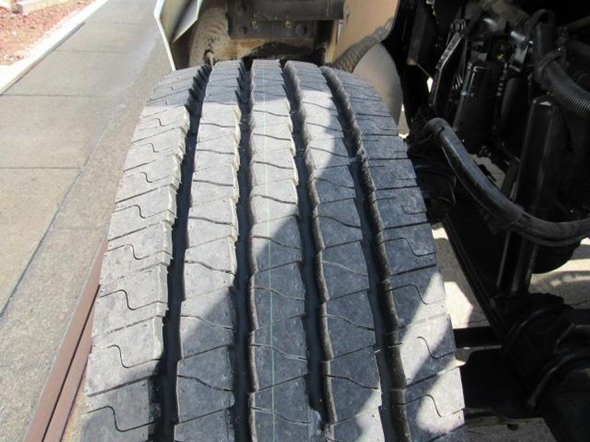 Used 2021 Kenworth T370 Flatbed Truck