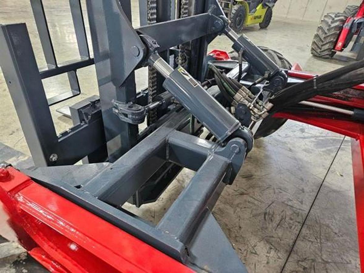 Used 2015 Moffett M8 55.3