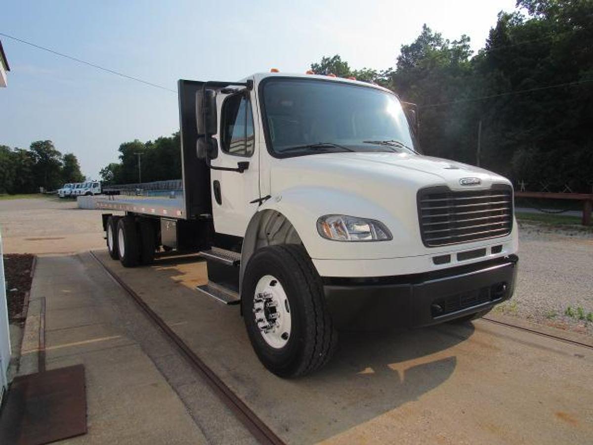 Used 2022 Freightliner M2 106