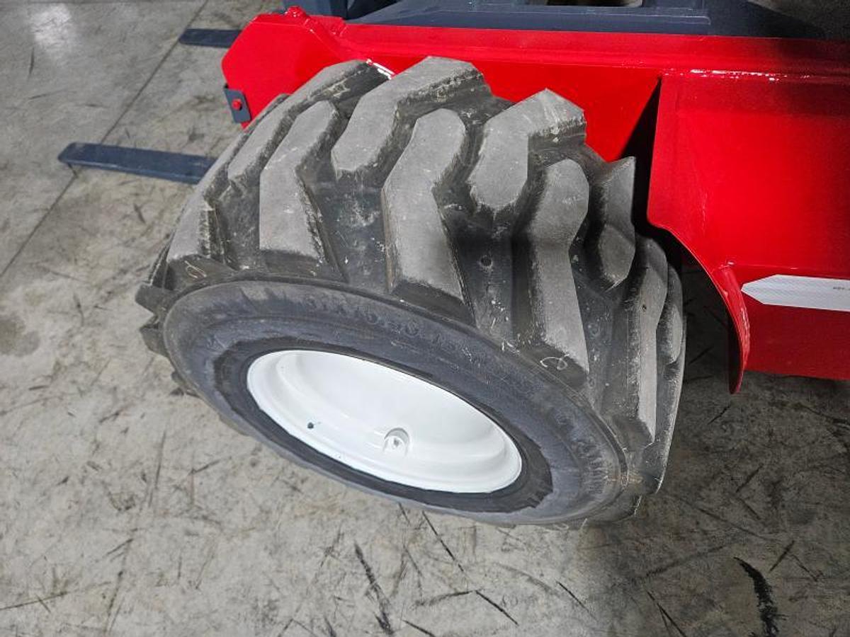 Used 2016 Moffett M8 55.3