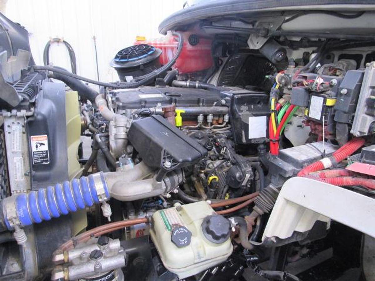 Used 2022 Freightliner M2 106