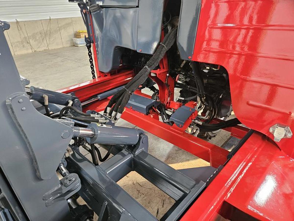 Used 2015 Moffett M8 55.3