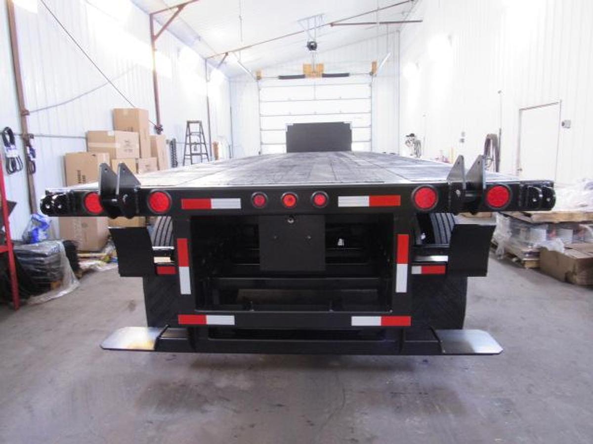 Used 2006 Transcraft Trailers 45' X 102" Flatbed Moffett Trailer
