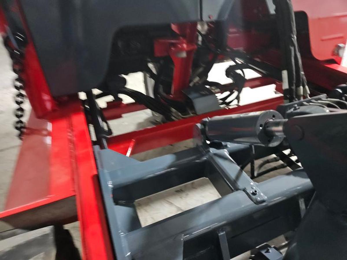 Used 2016 Moffett M8 55.3