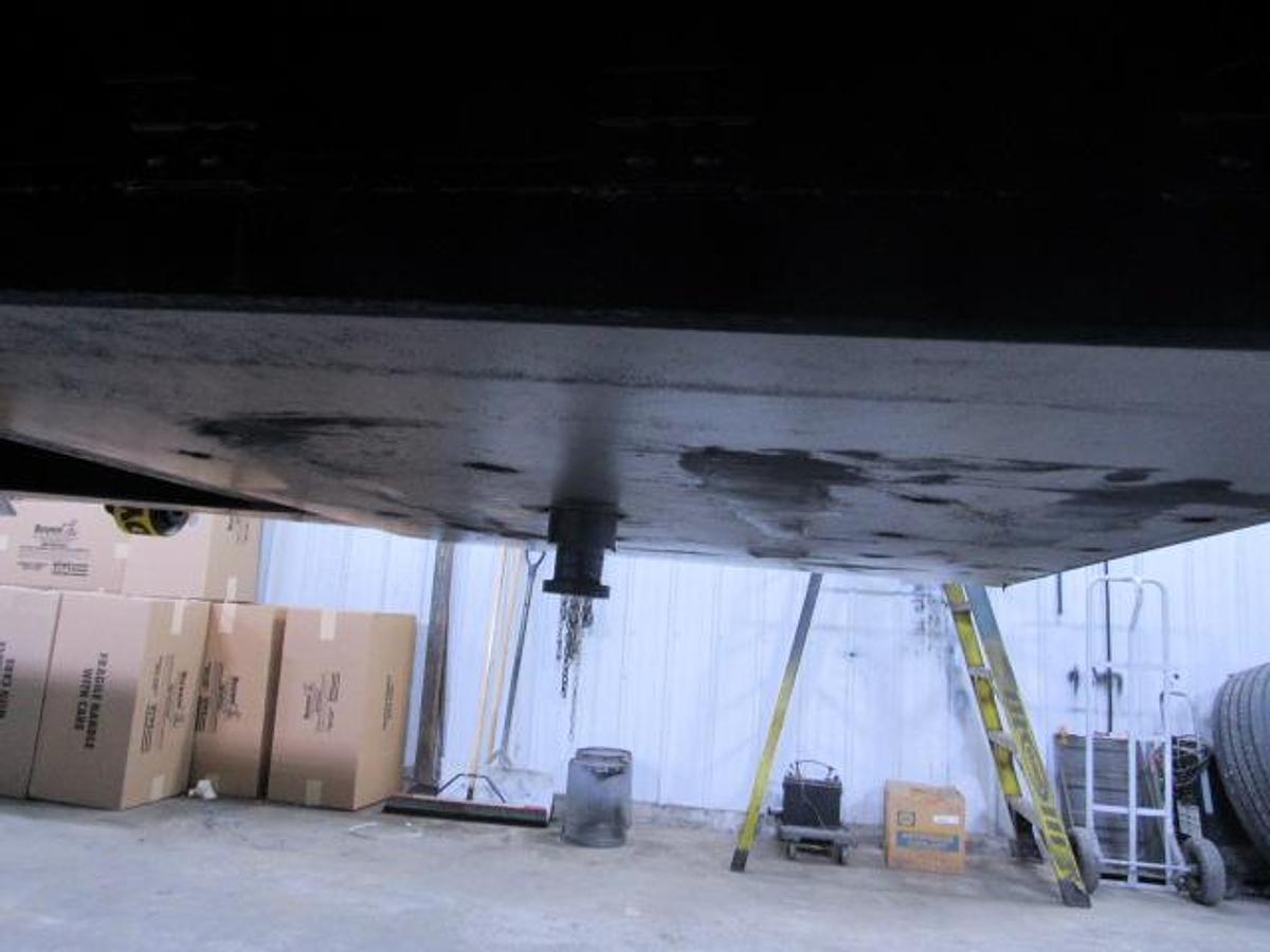 Used 2013 Great Dane Trailers  32' X 96" Flatbed Moffett Trailer