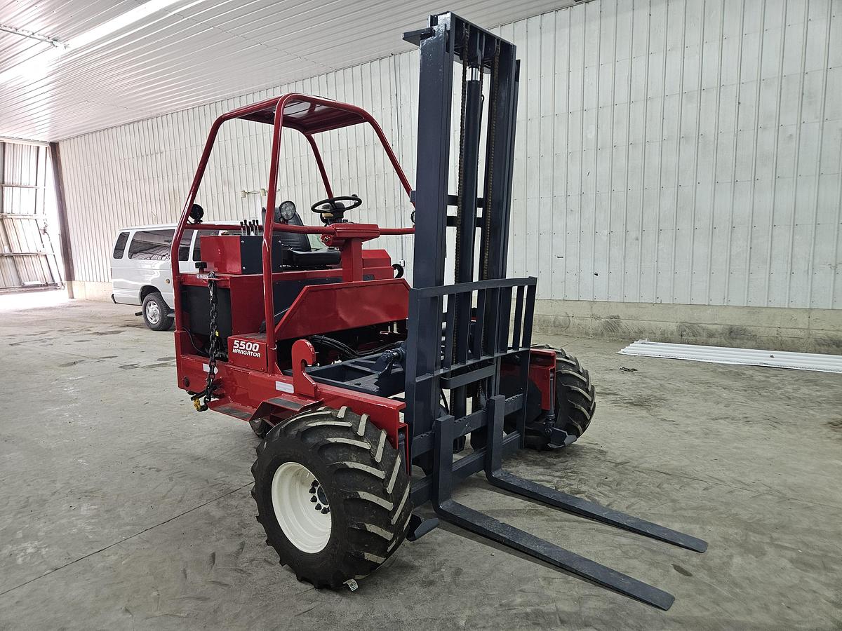 Used 2014 Navigator RT-5500 Truck Mounted Forklift