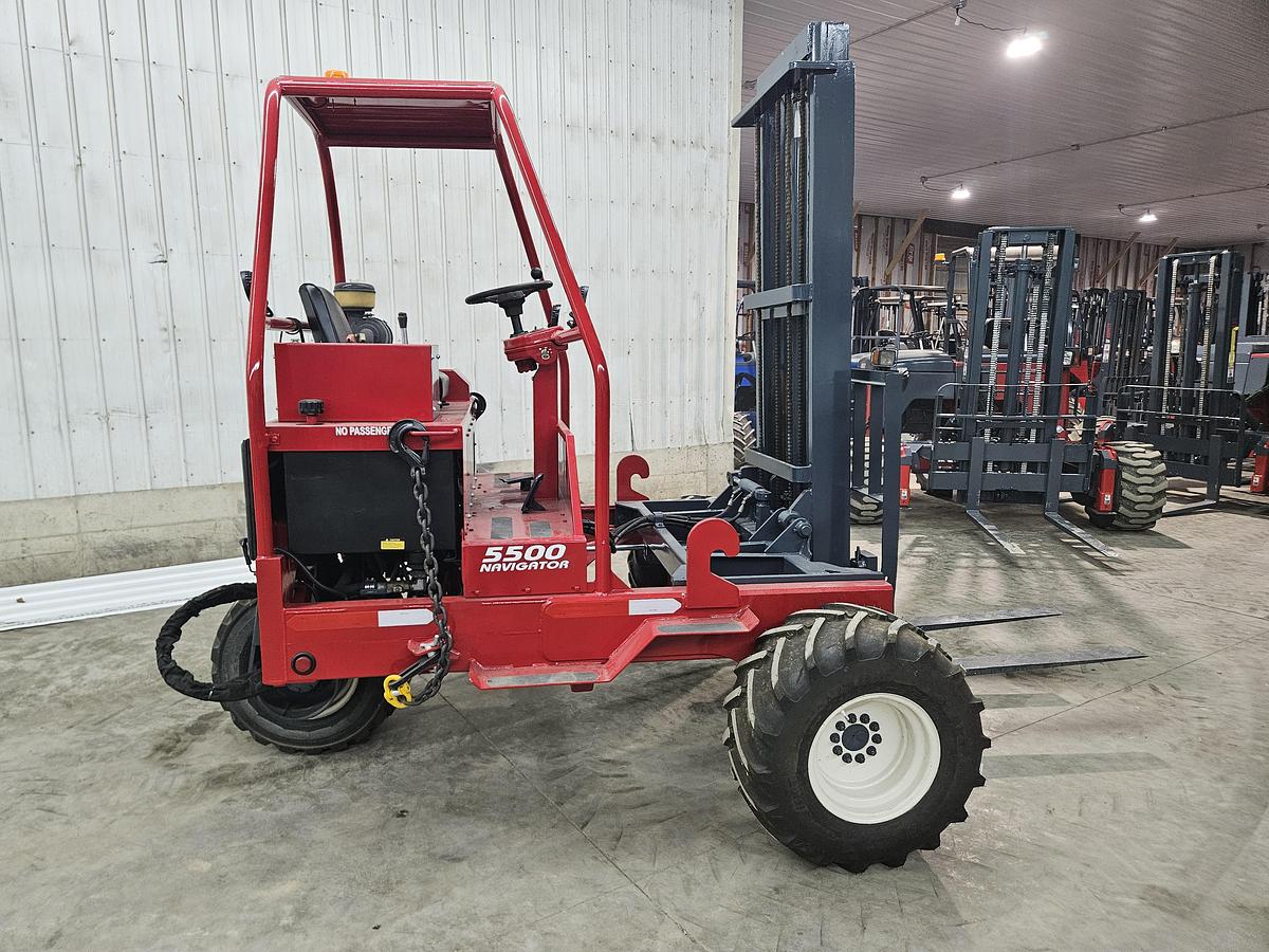 Used 2014 Navigator RT-5500 Truck Mounted Forklift