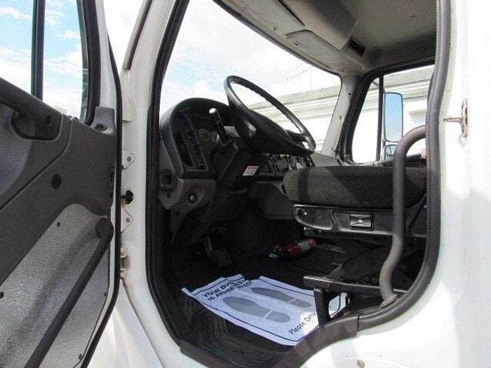 Used 2016 Freightliner M2 106