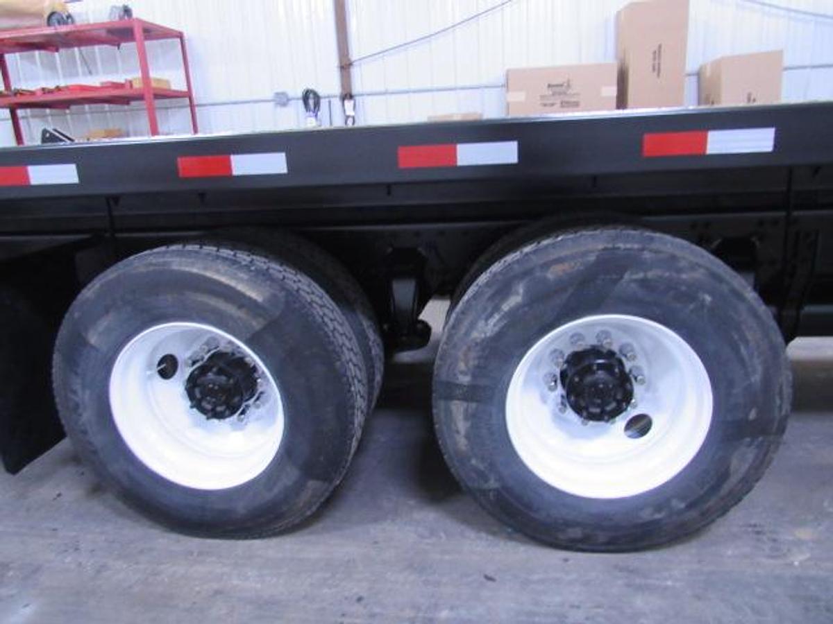 Used 2022 Freightliner M2 106