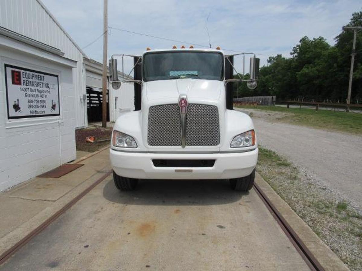 Used 2021 Kenworth T370 Flatbed Truck
