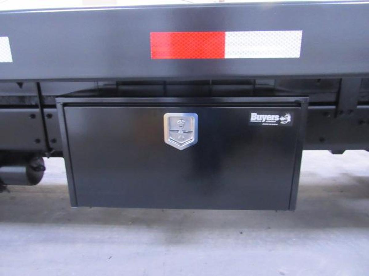 Used 2022 Freightliner M2 106