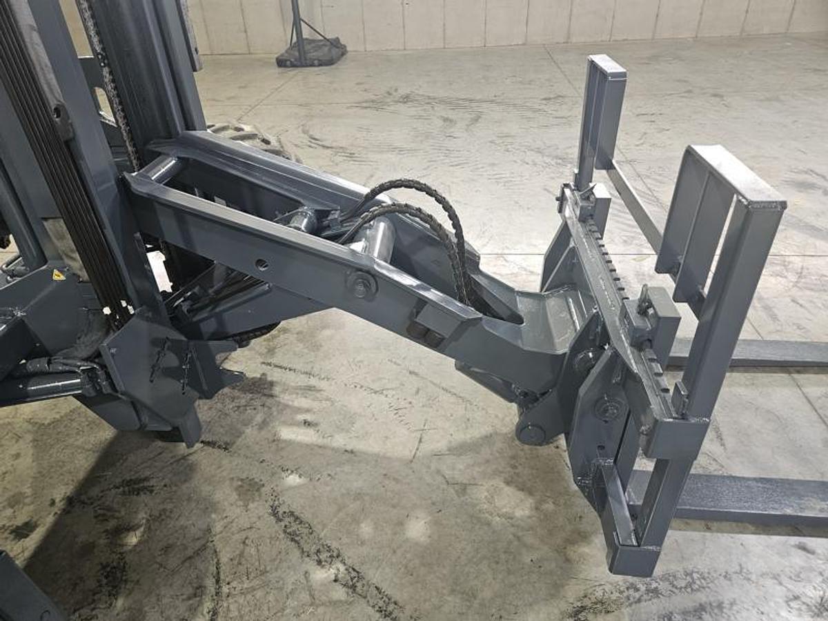 Used 2018 LOADMAC 825 2 Way Forklift w/Extended Reach