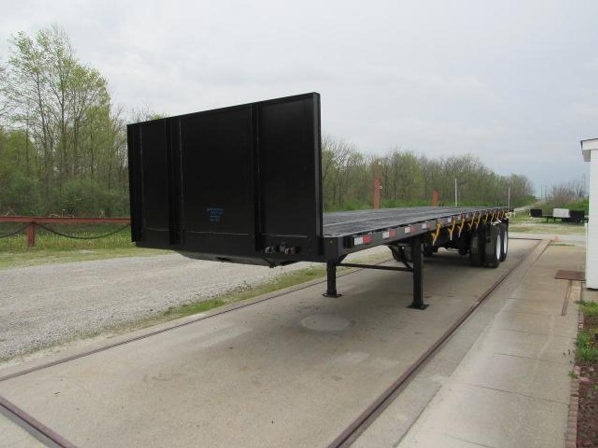 Used 2016 Great Dane Trailers 36' 6" X 102" Flatbed Moffett Trailer