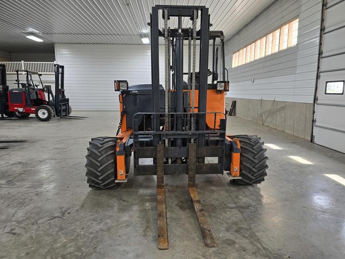 Used 2016 Moffett M8 55.3