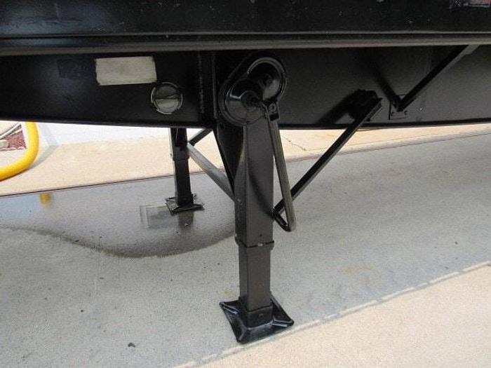 Used 2009 Great Dane Trailers 48' X 102" Flatbed Moffett Trailer
