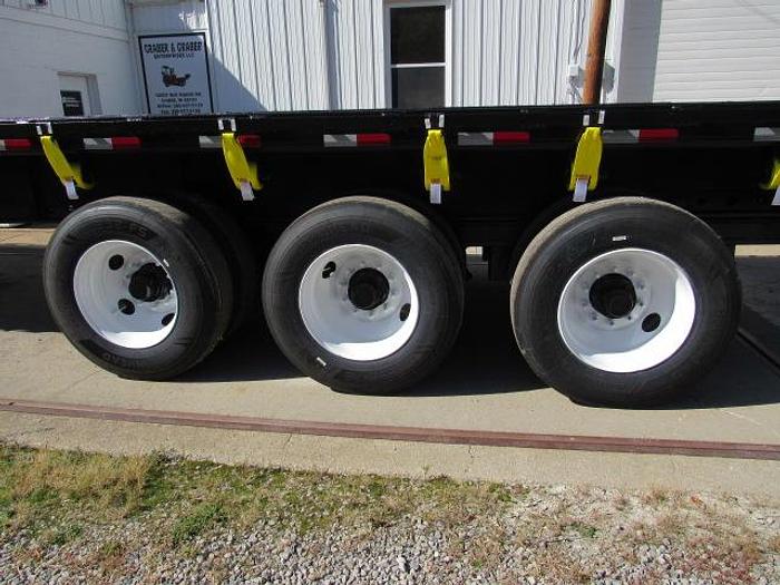 Used 2014 Great Dane Trailers  48' X 102" 3 AXLE Flatbed Moffett Trailer