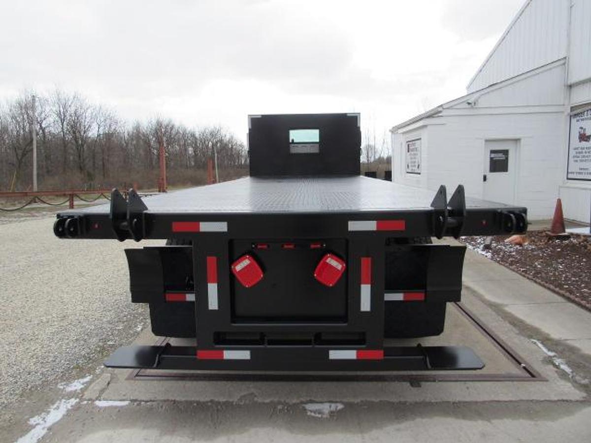 Used 2022 Freightliner M2 106