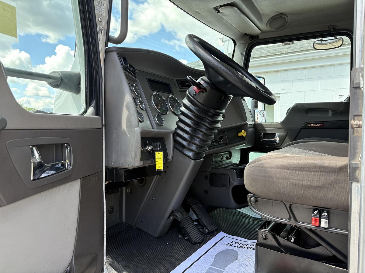 Used 2020 Kenworth T370 Flatbed Truck