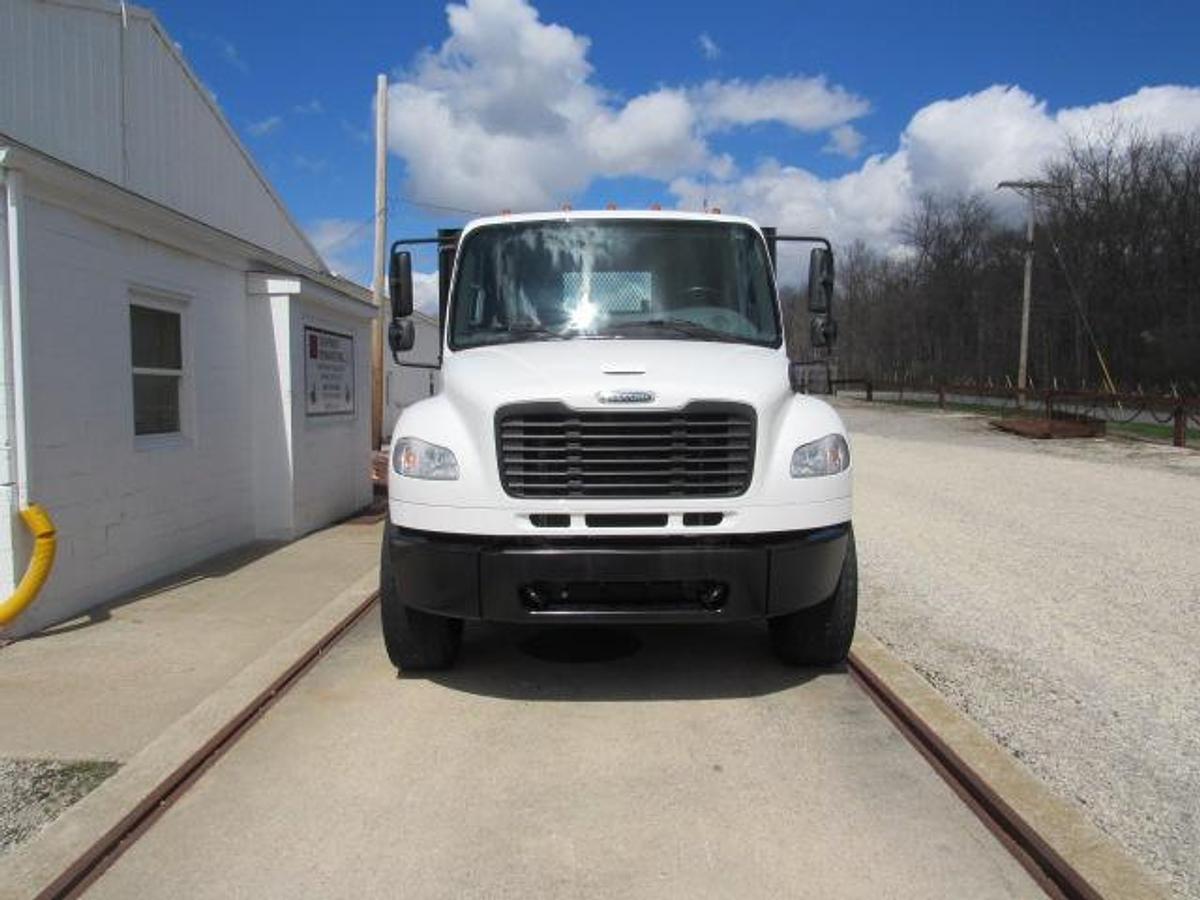 Used 2022 Freightliner M2 106