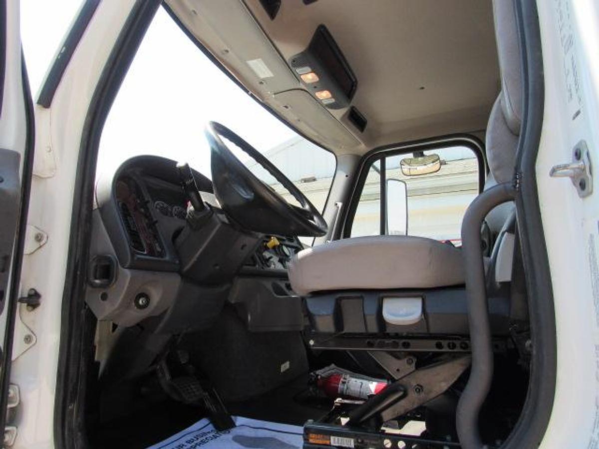 Used 2023 Freightliner M2 106